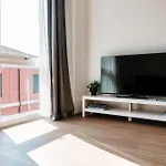 Downtown Como-Luxury Suites