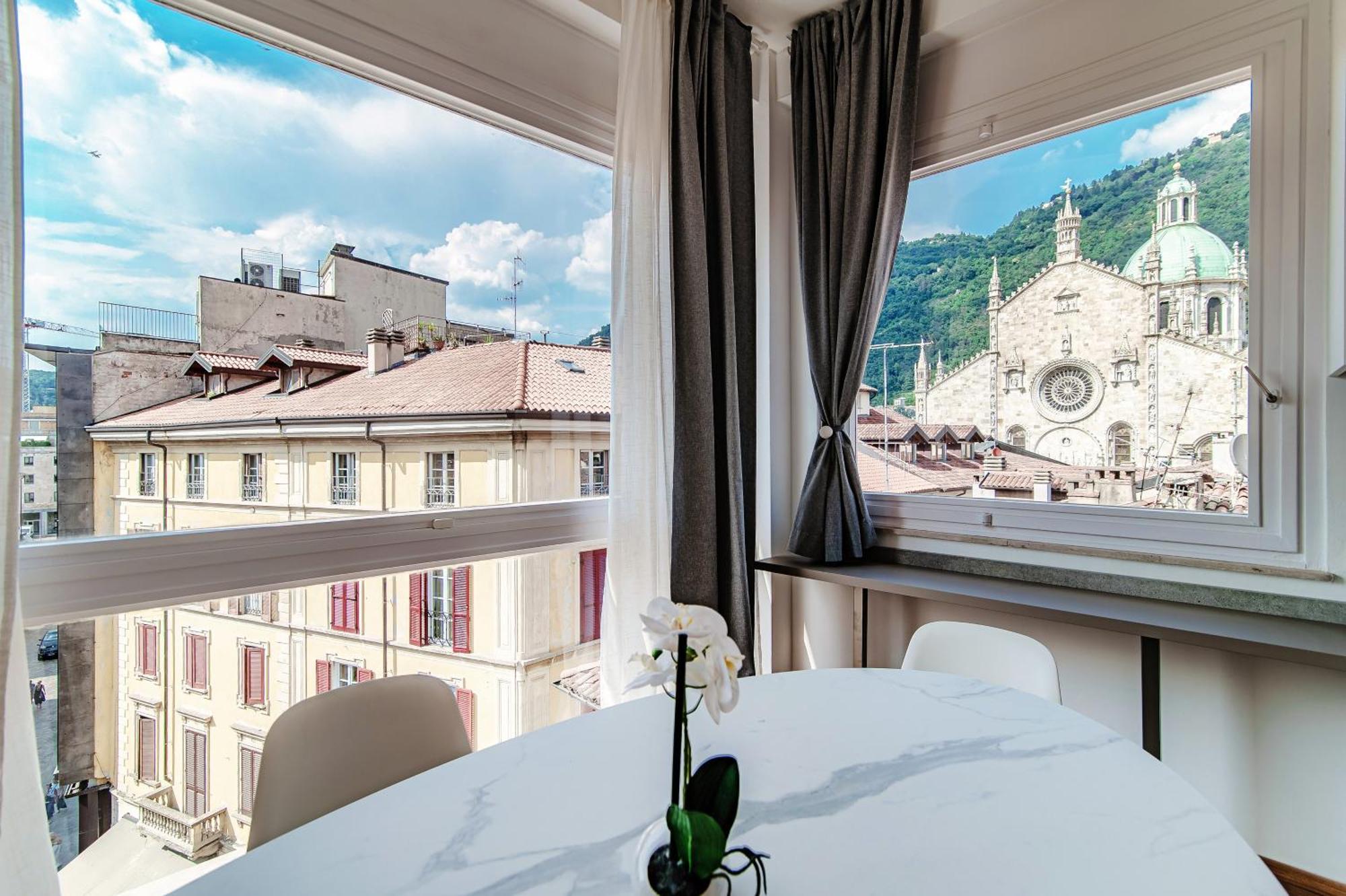 Appartement Downtown Como-luxury *